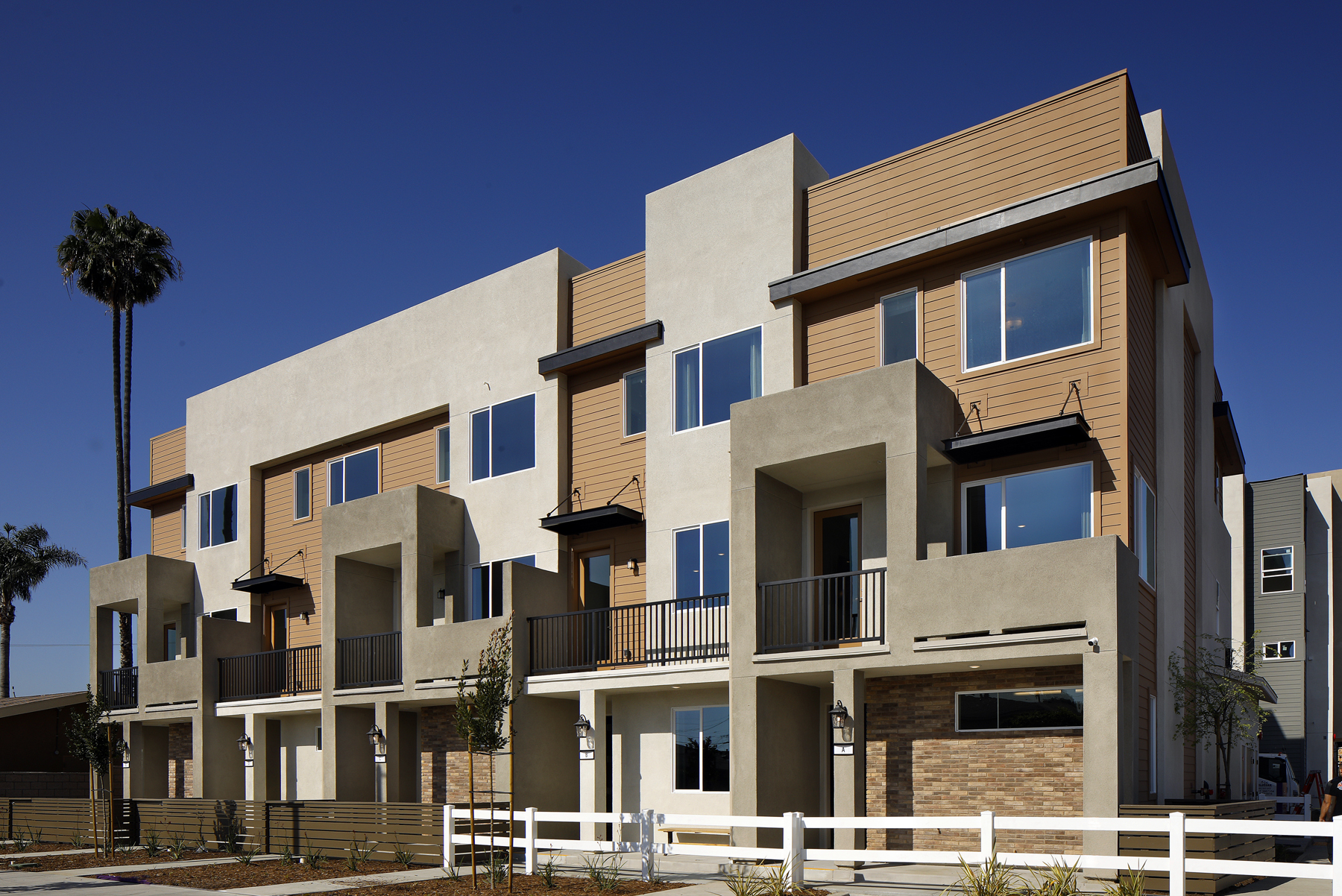 0049 4002 Valley Oak Lane