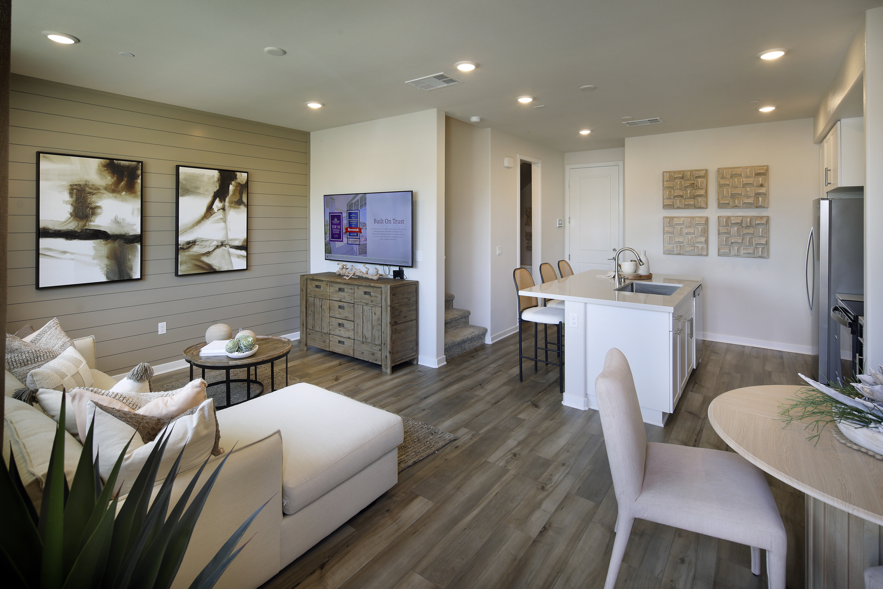 0013 3193 Madrone Lane