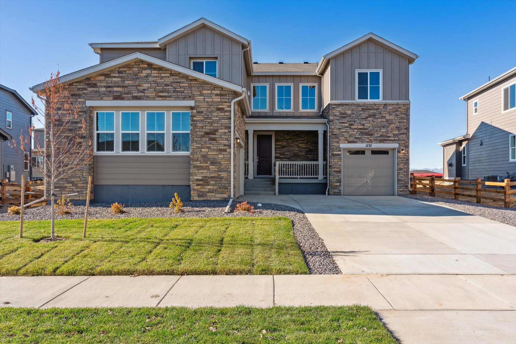 0605 1737 Marlowe Circle East